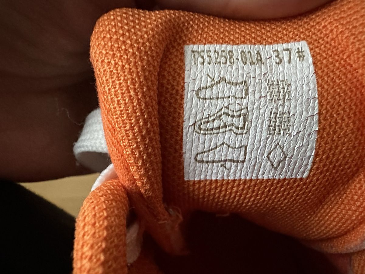 Scarpe da uomo: Stylische Sneaker in Orange Gr. 37 – Usato da Flawil venduto da savoypremium 1
