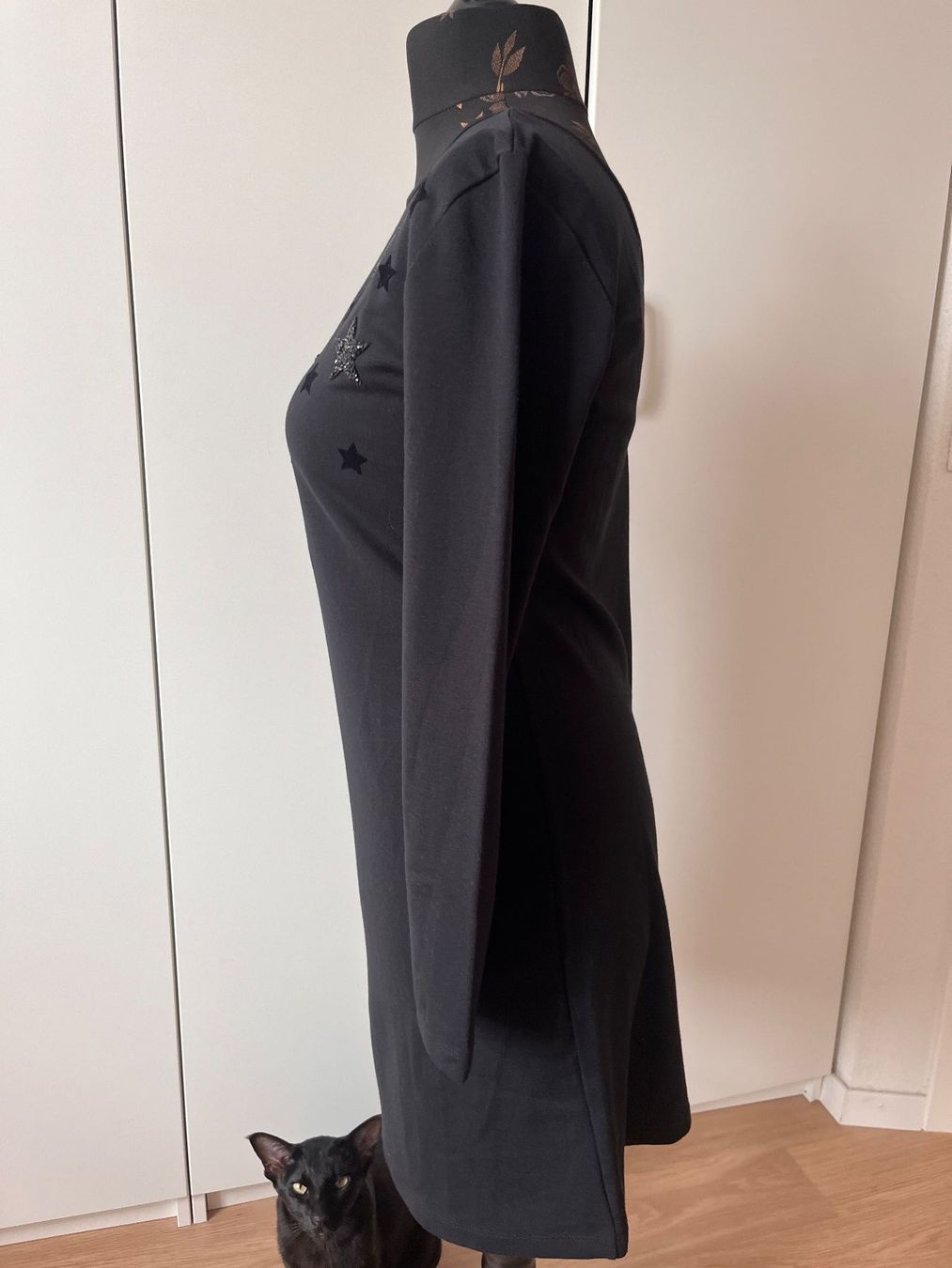 Mango Vestiti: Mango Kleid langarm schwarz mit Sternen Grösse L – Usato da Frenkendorf venduto da klourenco 2