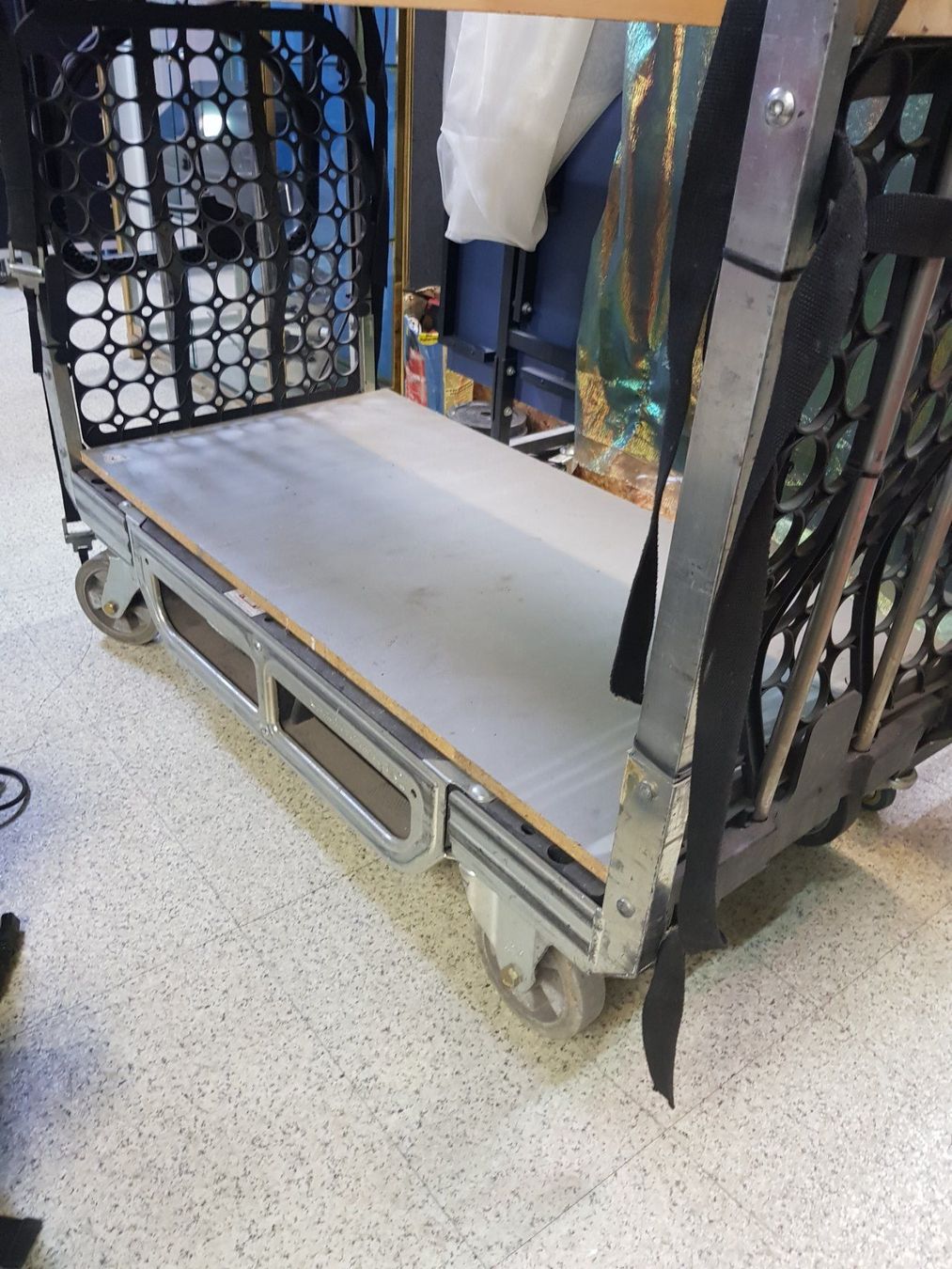 Contenitori edile: Transport Rollwagen - Postwagen – Usato da Grenchen venduto da RESY 2