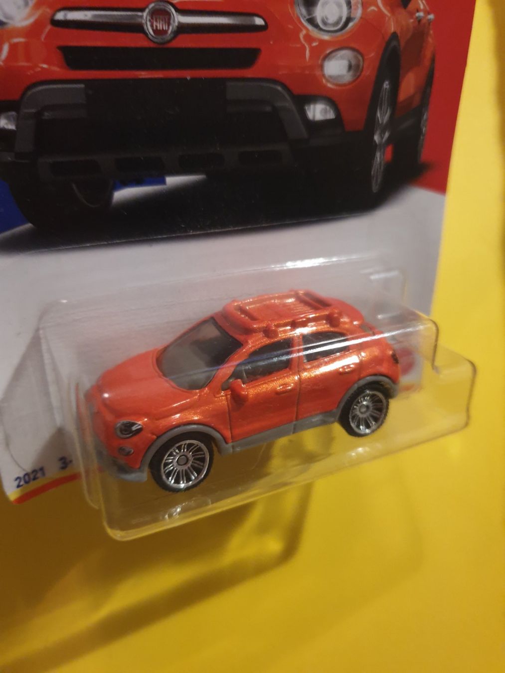 Matchbox Modellini d'auto: 2 x Matchbox 2016 FIAT 500X – Nuovo e nell'imballaggio originale da Oftringen venduto da Rotor 5