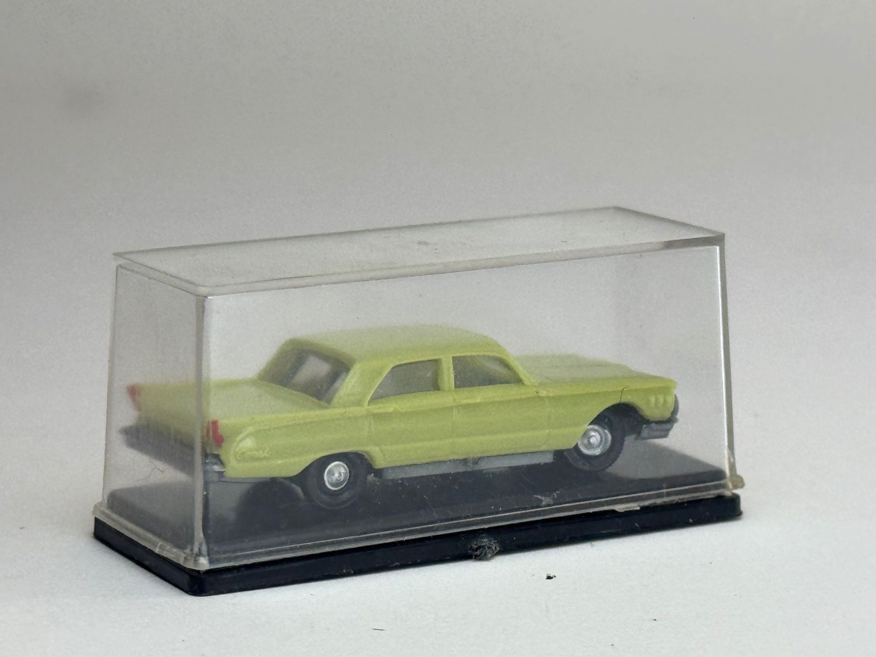 Eko Modellini d'auto: CH- EKO Ford Comet grünbeige  Nr. 2073 – Usato da Elm venduto da Wikmtz 1