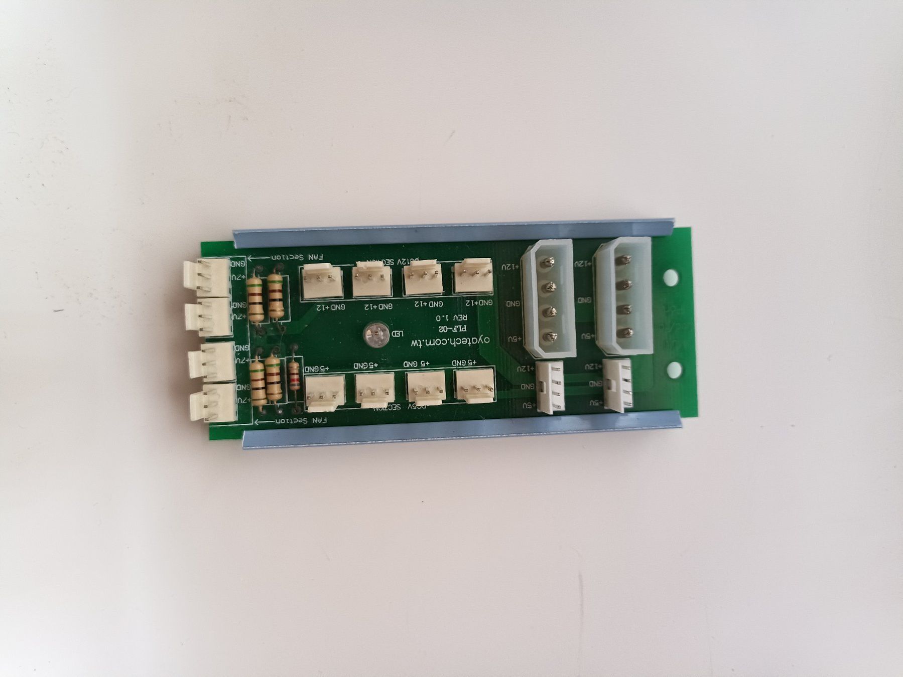 Laufwerke & Adapter: Inline Multi Port Panel Lüfter Verteiler – Neu (gemäss Beschreibung) aus Säriswil von silberstift