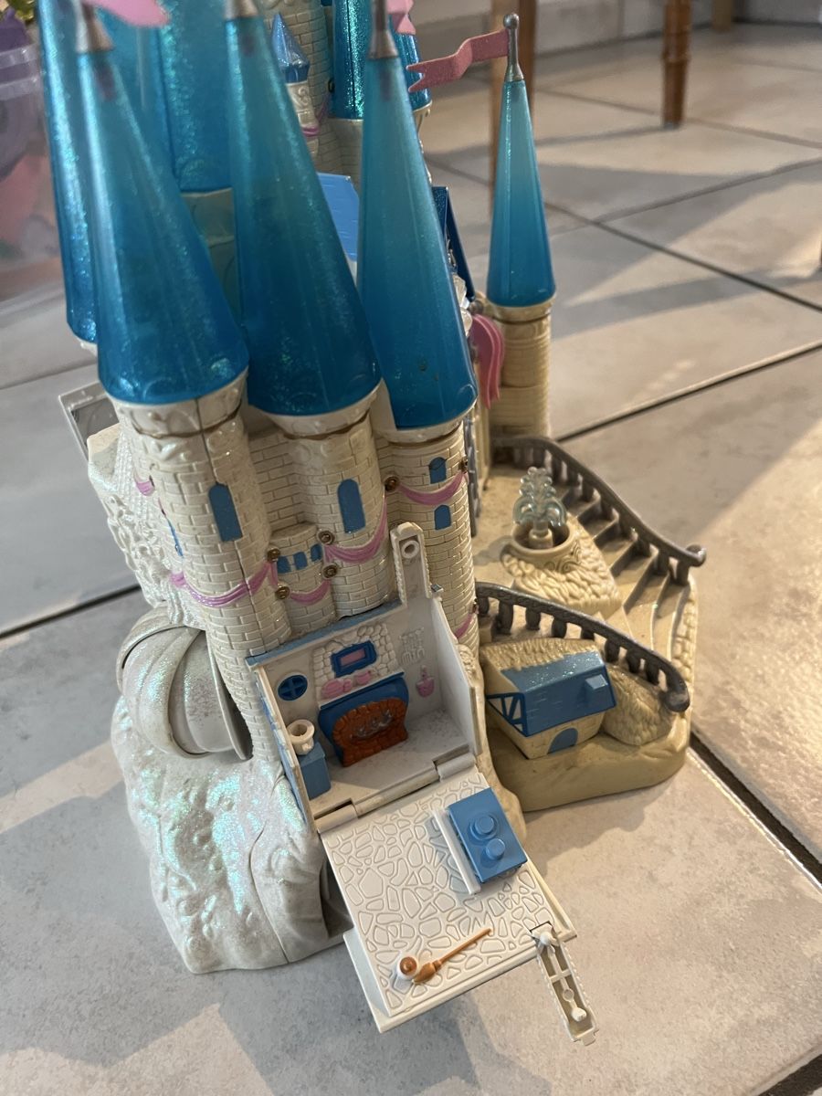Polly Pocket Giocattoli: Polly Pocket Schloss – Usato da Zufikon venduto da luuuzi 3