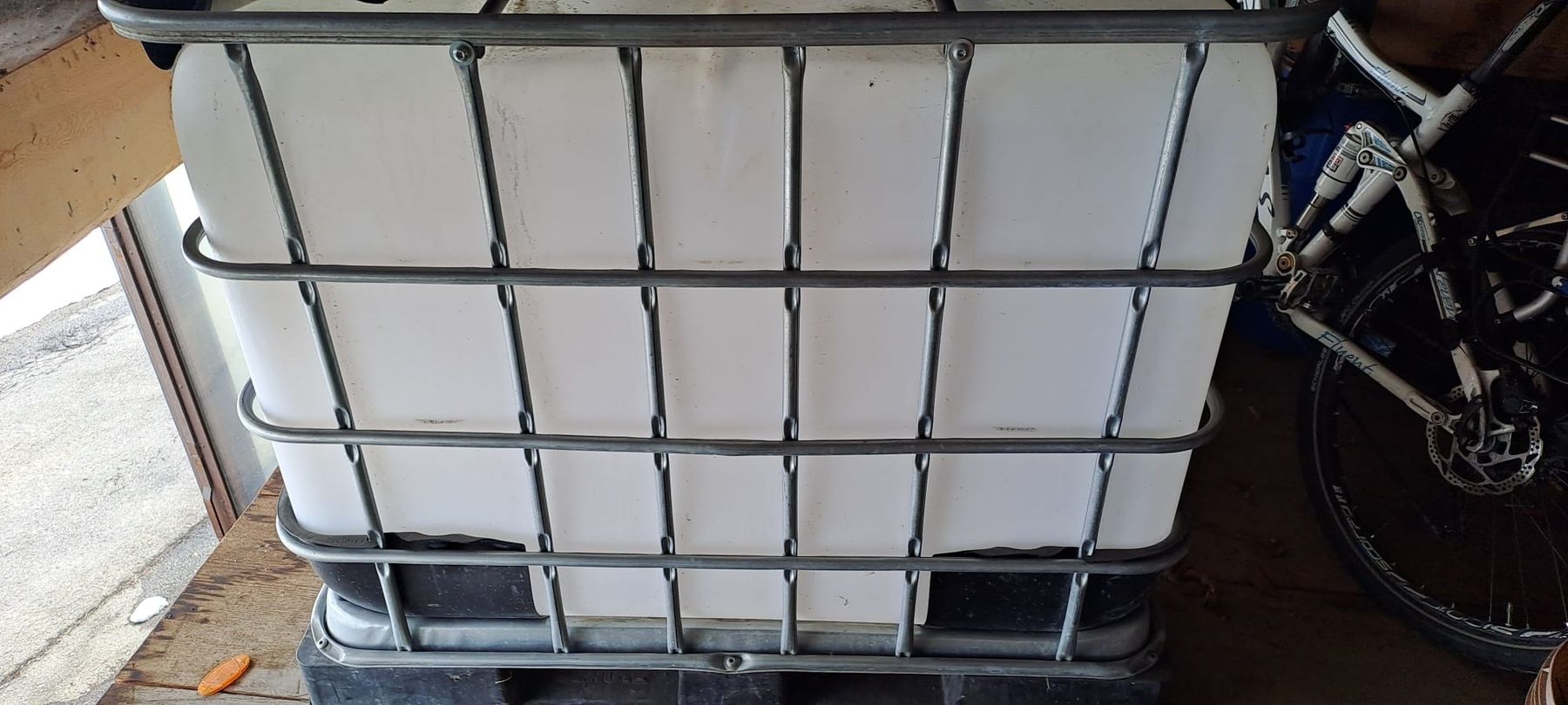 Abbeveratoi e trogoli: IBC Tank 500l – Usato da Horboden venduto da JM45S