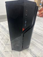 Schwarzes PC-Gehäuse, Gamer-Look, mit Front-USB-Anschlüssen