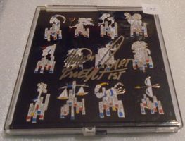 12 Teiliges Sternzeichen Pin Set in Original Box