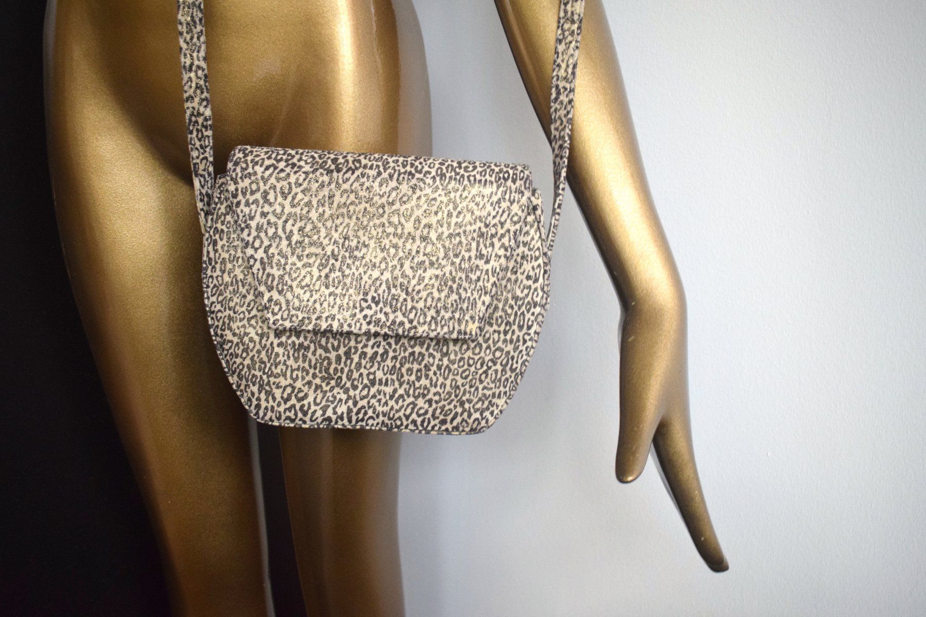 Borse da donna: Coole Umhängetasche Leopard Muster Leopardenmuster – Usato da Dulliken venduto da ichwettichhett 3