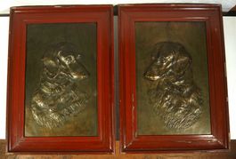 2 Hundebilder Bronze, Holzrahmen