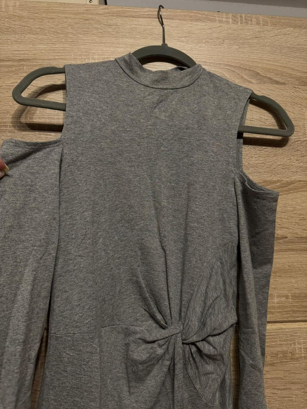 Robes: Robe grise chic – Neuf (Voir description) à Montreux par Iza_81199 1
