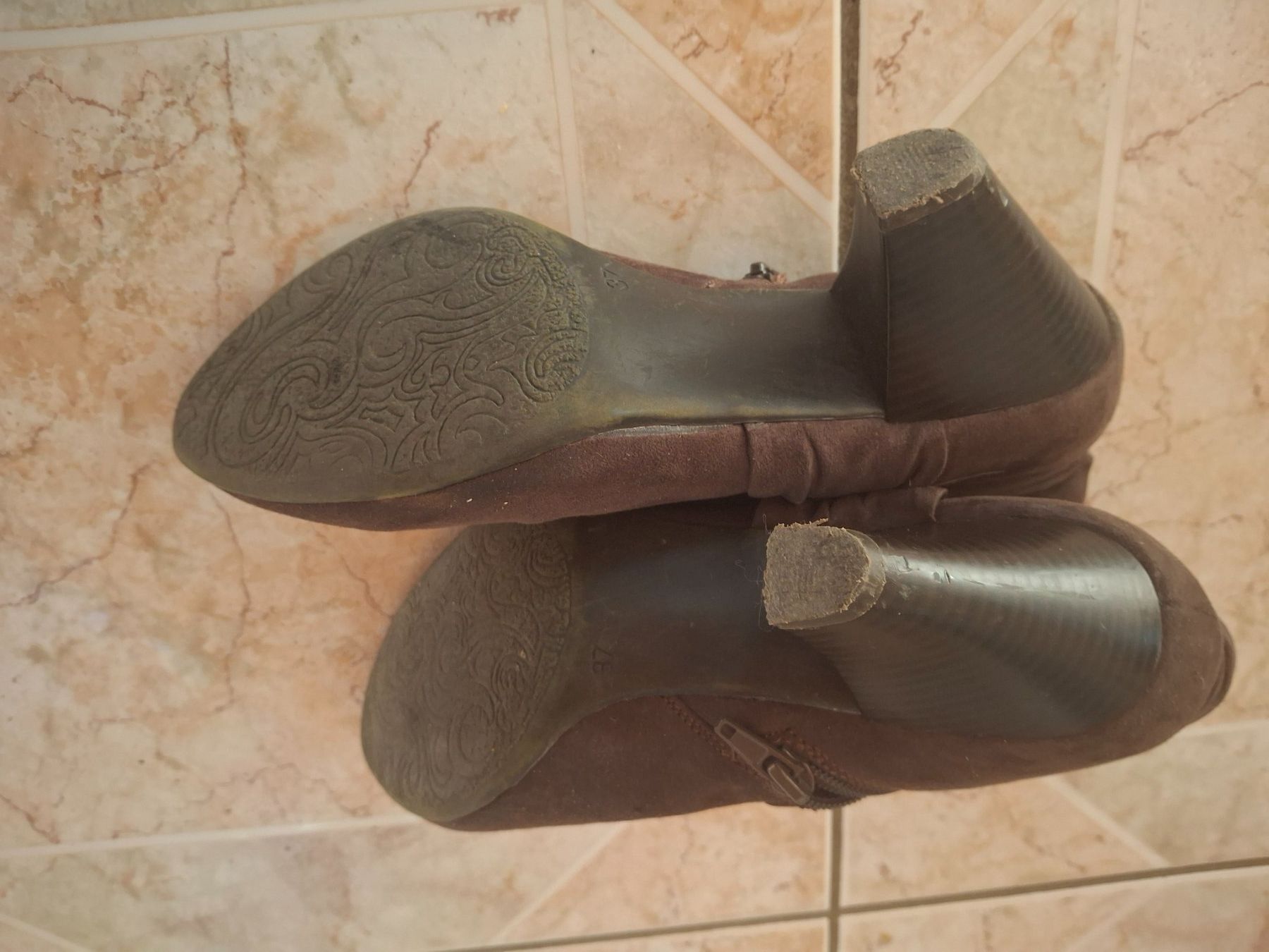 Damenschuhe: Bottines grandeur 37 marque Ariane – Gebraucht aus Villiers von san_jn5w 5