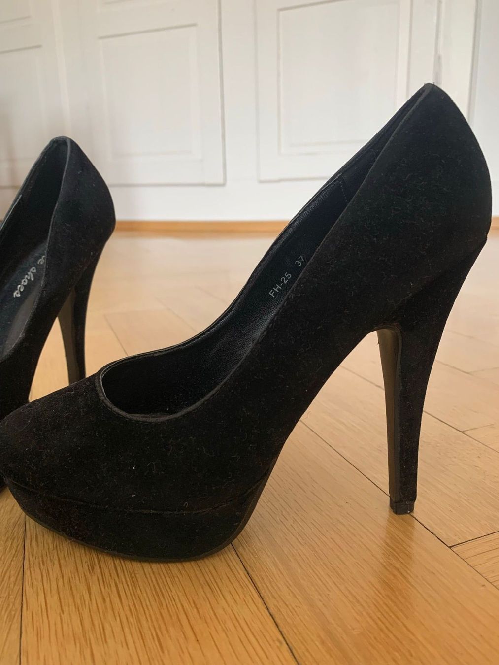 Scarpe da donna: Damenschuhe elegant 37 – Usato da Zürich venduto da TheWickerman 1
