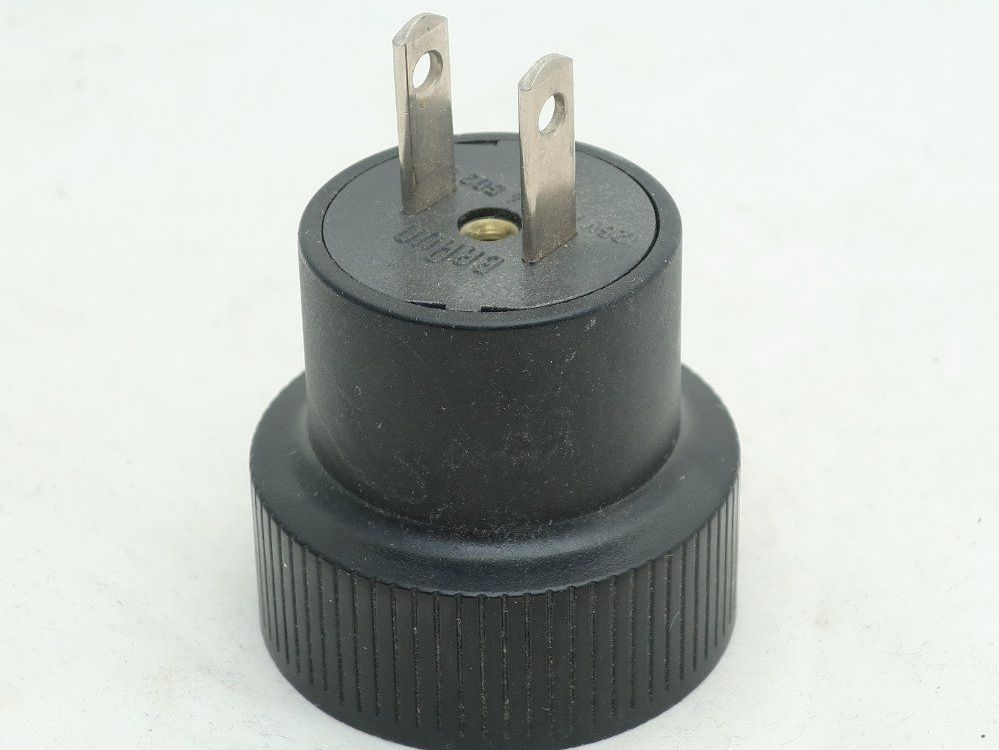 Unità & Adattatore: Steckdosen Adapter US - CH – Usato da Zürich venduto da dnk_nrd8