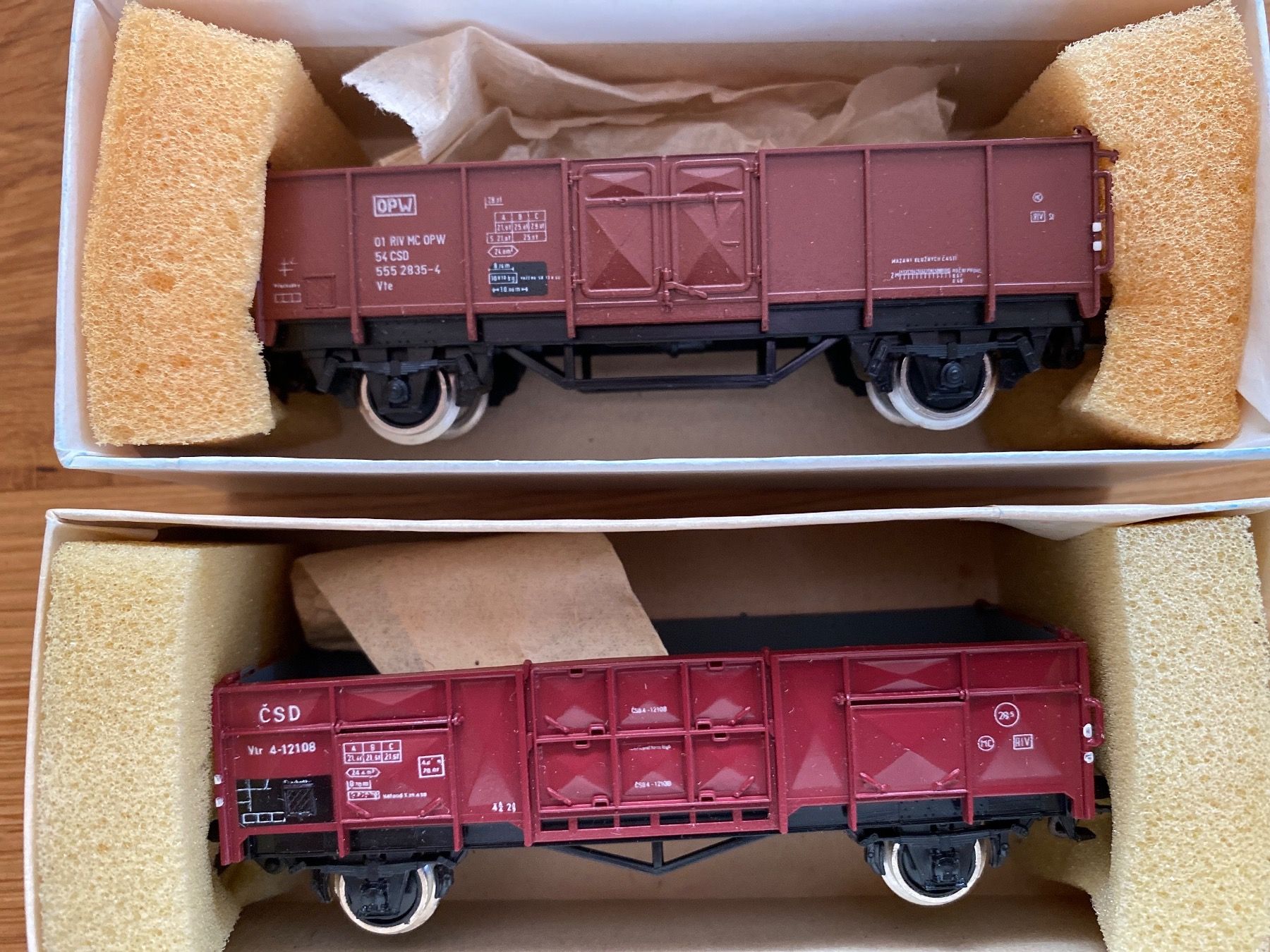 Piko Modellini di ferrovie: 2 Güterwagen H0 von Piko – Nuovo e nell'imballaggio originale da Frauenkappelen venduto da leola1973 1
