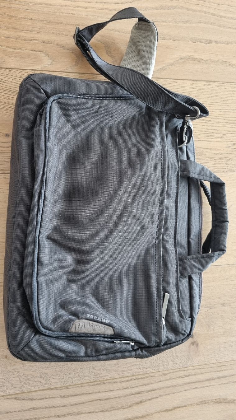 Valigie & Borse: Tucano WorkOut Laptoptasche Anti-Slip System – Usato da Oberarth venduto da ArinaV 8