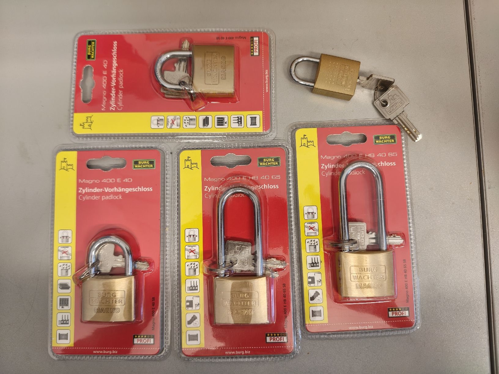 Schlösser: Div. Schlösser – Neu und originalverpackt aus Brislach von d.baumgartner.82