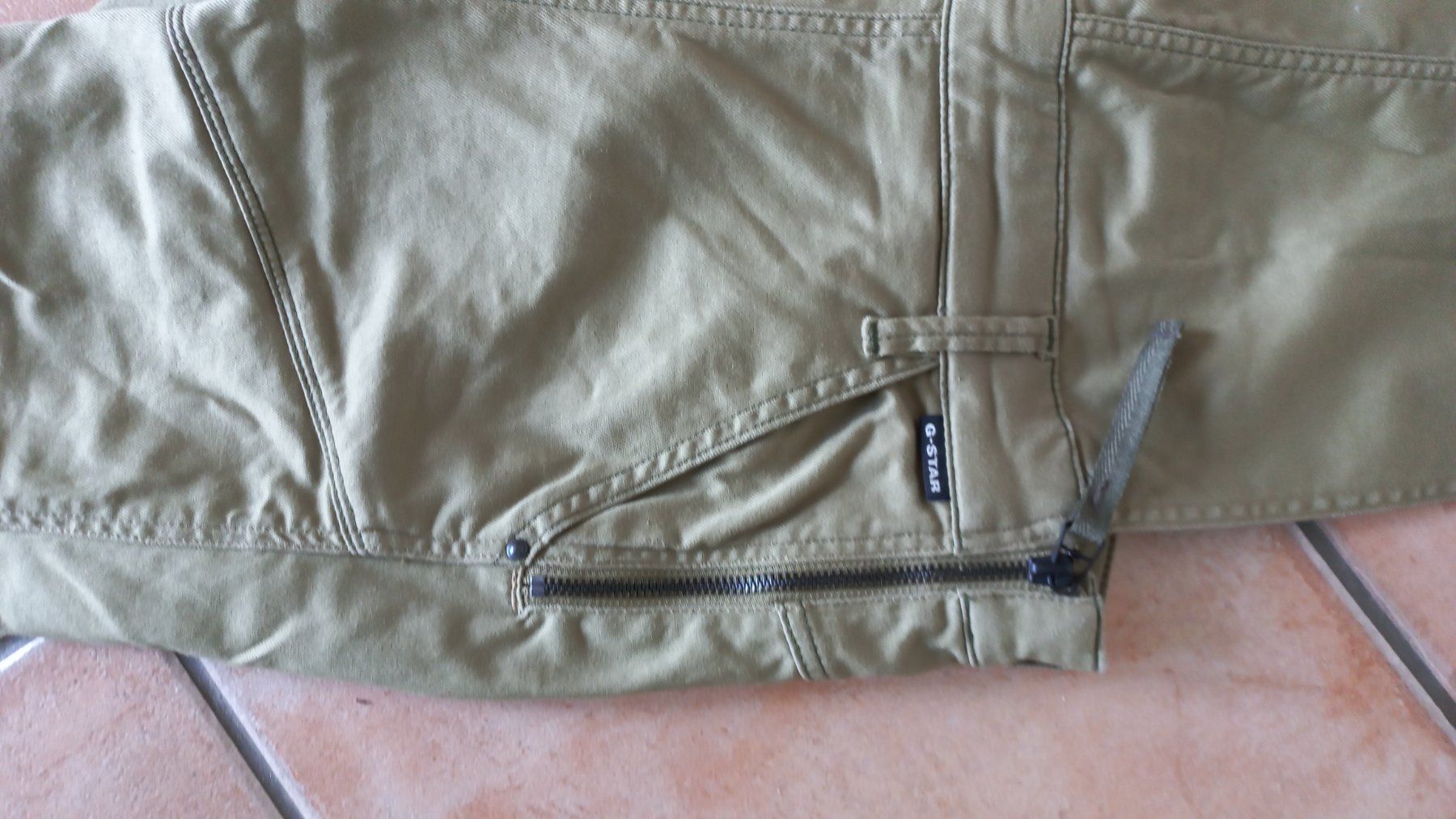 G-Star Pantaloni: Latzhose G-Star Gr. 29 – Usato da Scherzingen venduto da dun_r6nd