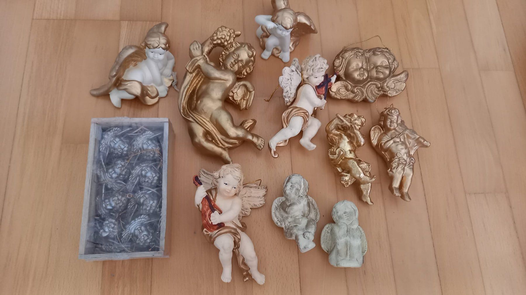 Toutes les décorations: Engel Figuren Ton/Kunststoff – D'occasion à Winterberg ZH par Laliv