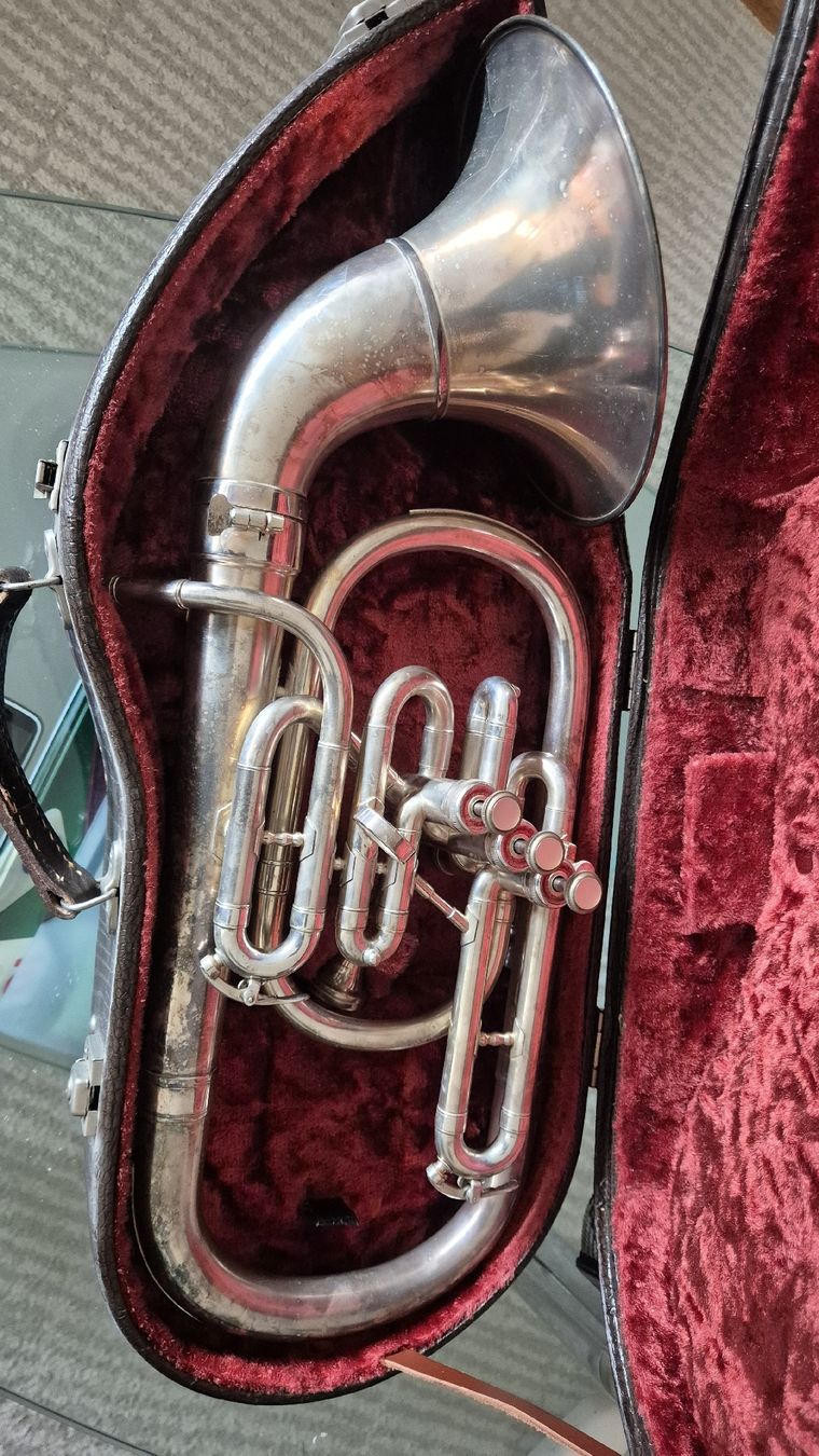 Strumenti musicali: Reynolds Bariton Horn vermutlich – Usato da Rämismühle venduto da beni0010 1