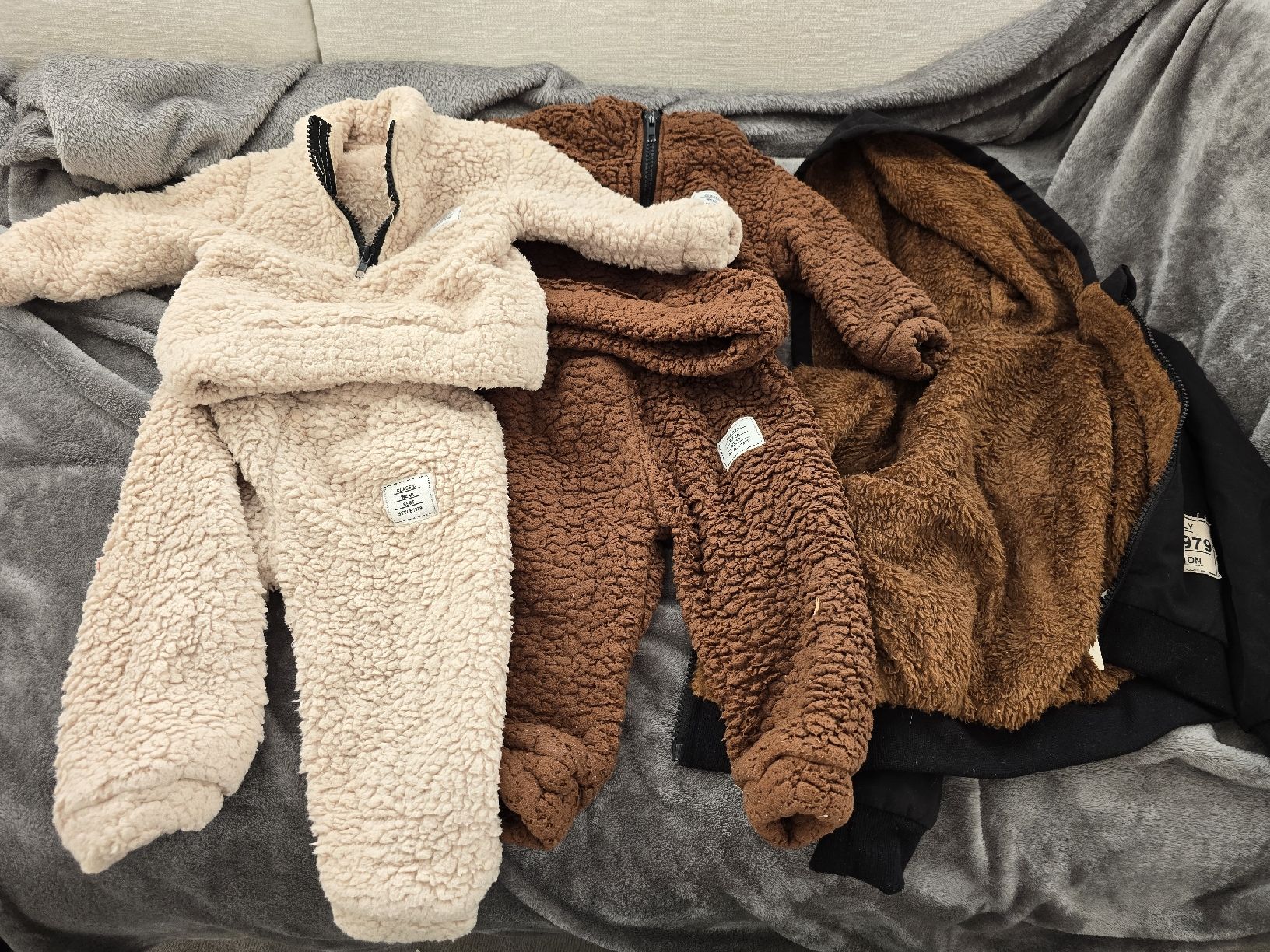 Lotti & Set di vestiti: Baby-Kleider – Usato da Knonau venduto da CorinaPhillips