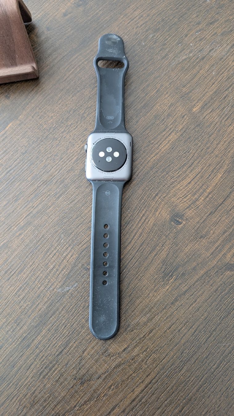 Apple Smartwatch: Apple Watch 1st Generation (2015) – Usato da Winterthur venduto da robin1314 1