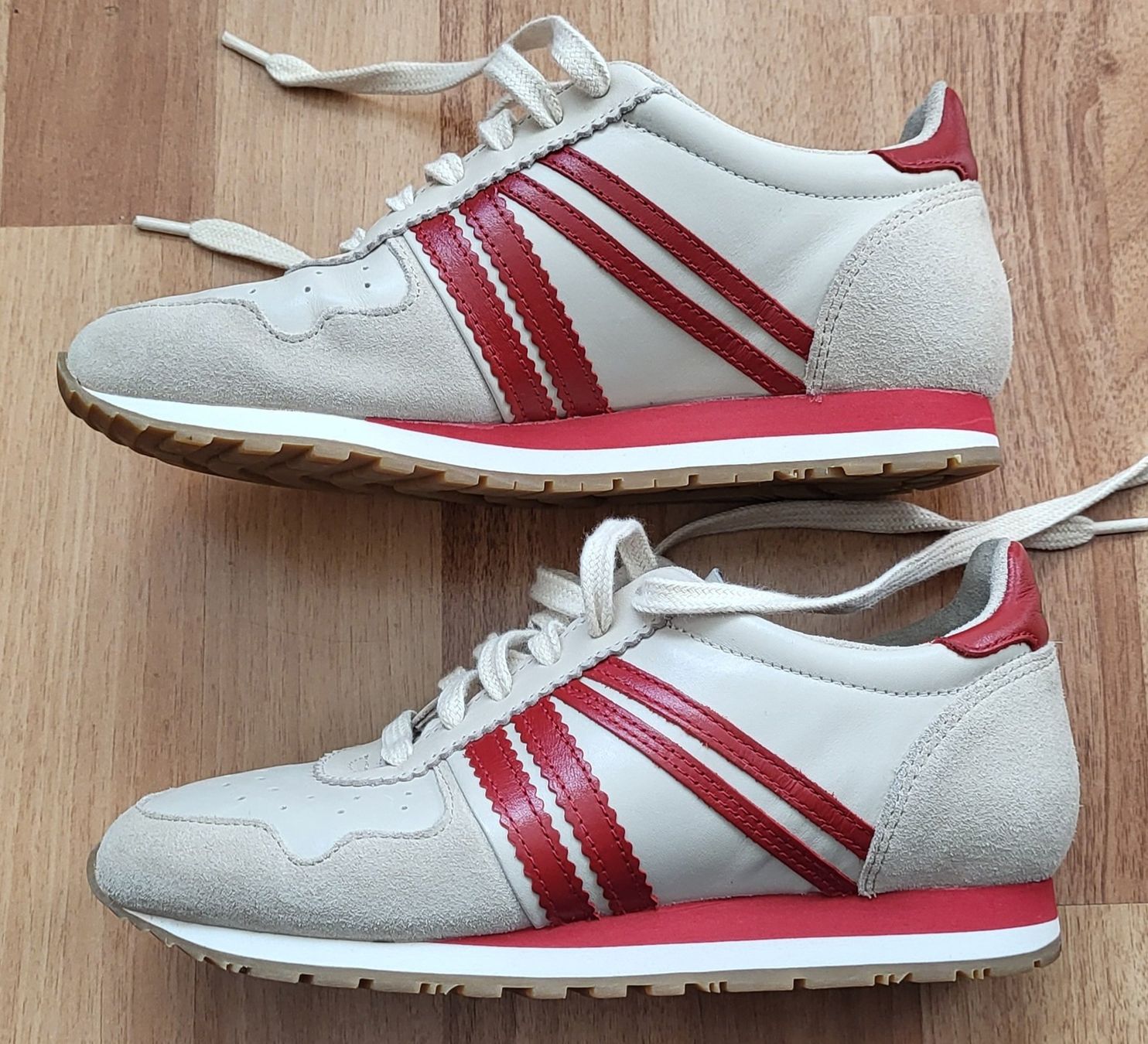 Scarpe da donna: Leder-Sneaker 'ZEHA Berlin' creme/rot Gr. 36 – Usato da Amriswil venduto da fri_2nm6