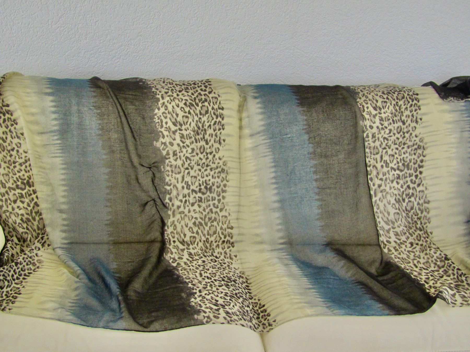 Foulard & Sciarpe: TRES GRAND FOULARD – Usato da Murten venduto da Selliot 1