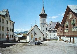 VILLA (Lugnez) Dorfplatz