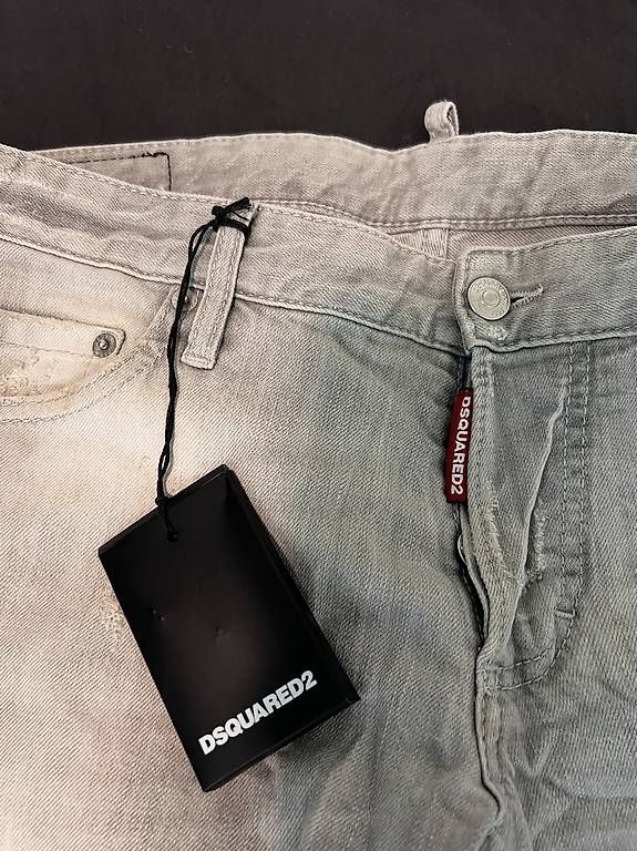 Jeans: Dsquared Jeans hellgrau distressed 50 – Usato da St Gallen venduto da rub_gk9g 1