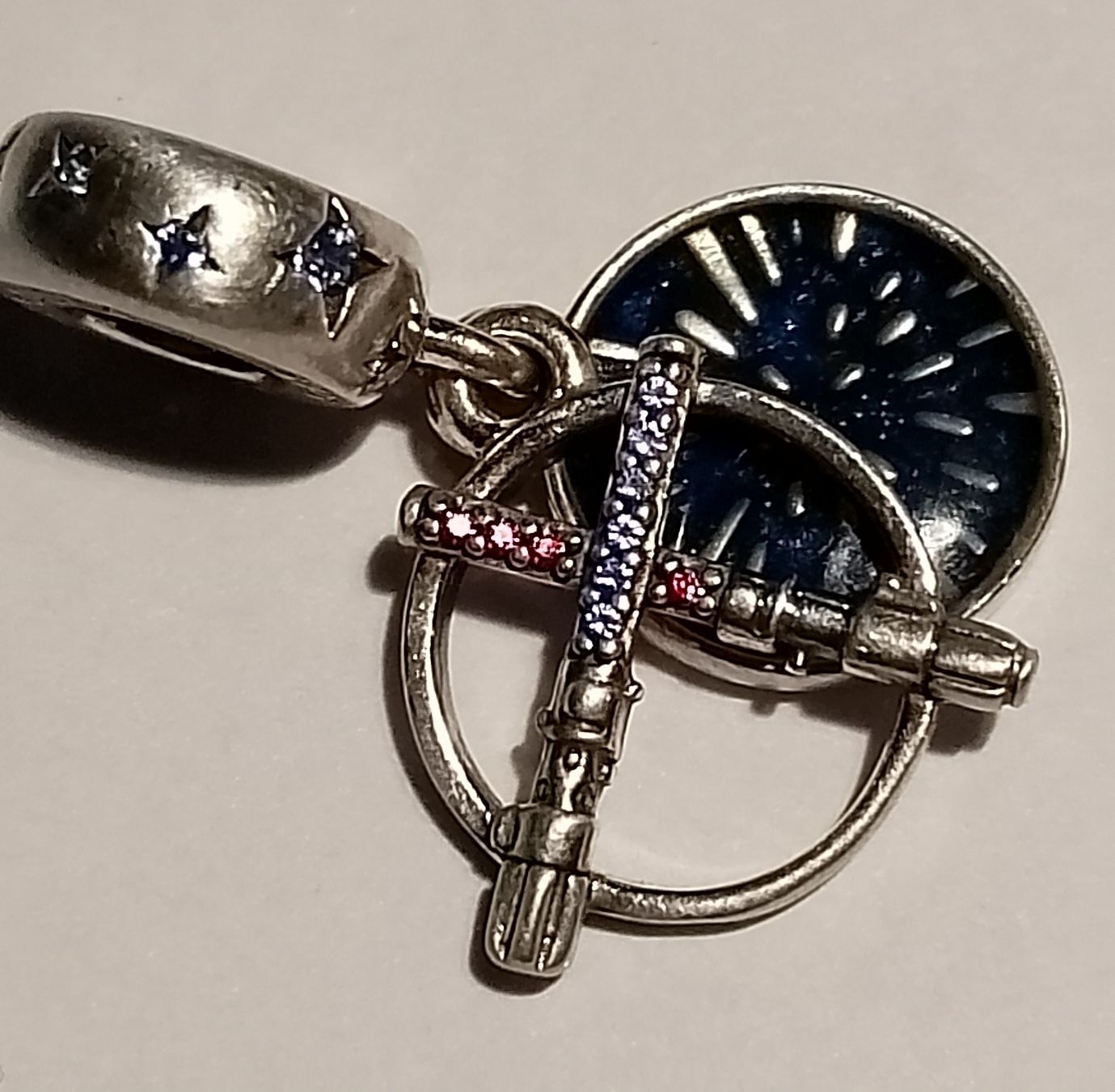 Pandora Ciondoli: Pandora Charm Star Wars Lichtschwert – Usato da Therwil venduto da col_m6rx 1