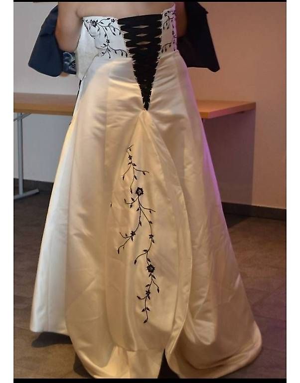 Kleider: Hochzeitskleid  – Gebraucht aus Lohn-Ammannsegg von Manu1979 1