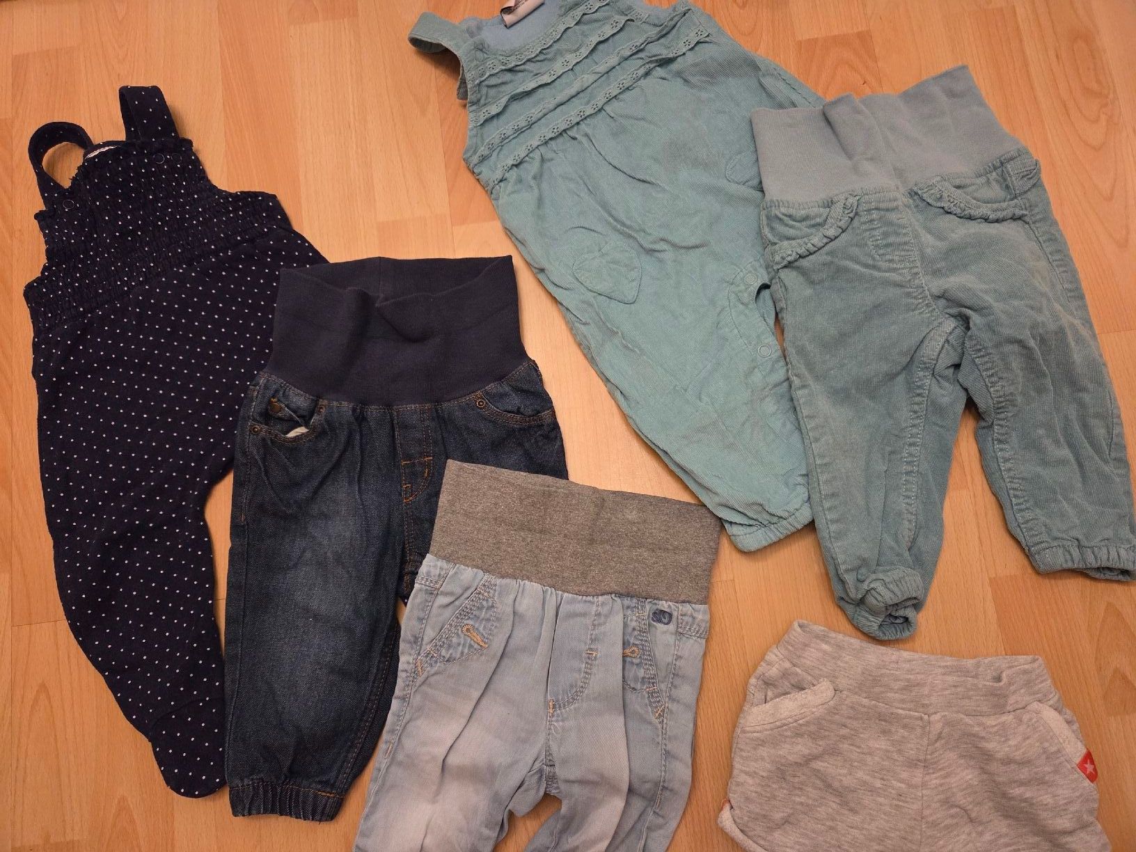 Kleiderpakete & -sets: Baby-Kleiderpaket, Gr. 68, Hosen – Gebraucht aus Staad SG von wk100