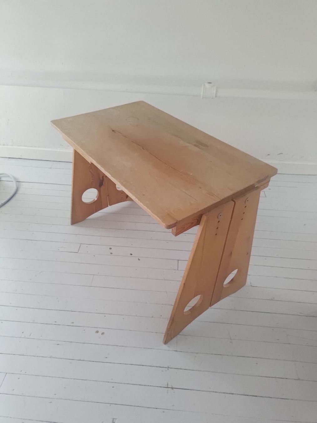 Scrivanie: Swedish Vintage Design Desk Gilbert Maklund – Usato da Untersiggenthal venduto da babette0815 1