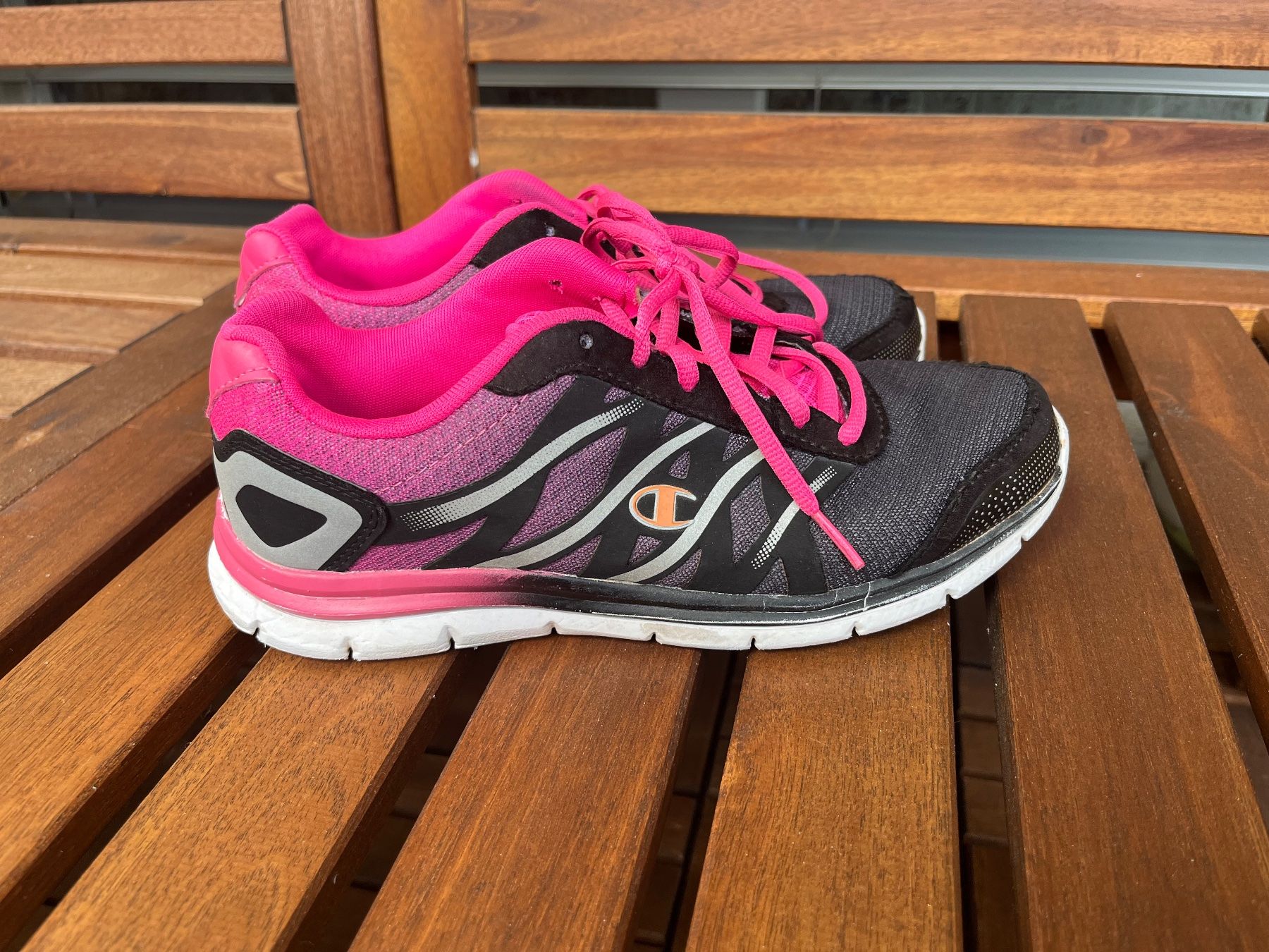 Scarpe da donna: Champion Sneakers Damen Gr.40 – Usato da Jona venduto da Good_luck_