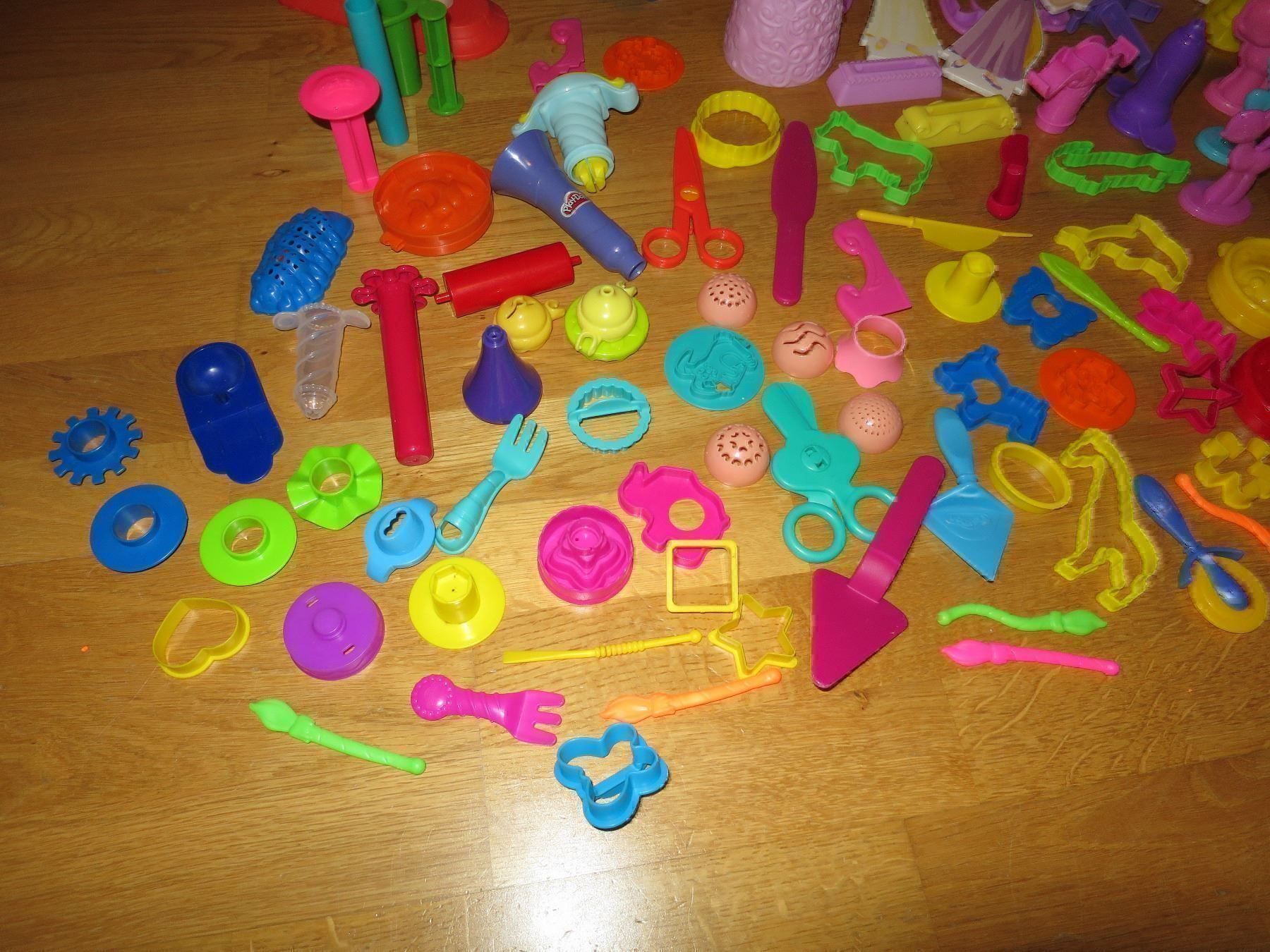 Play-Doh Spielzeuge: Playdoh – Gebraucht aus Riehen von 2243 7