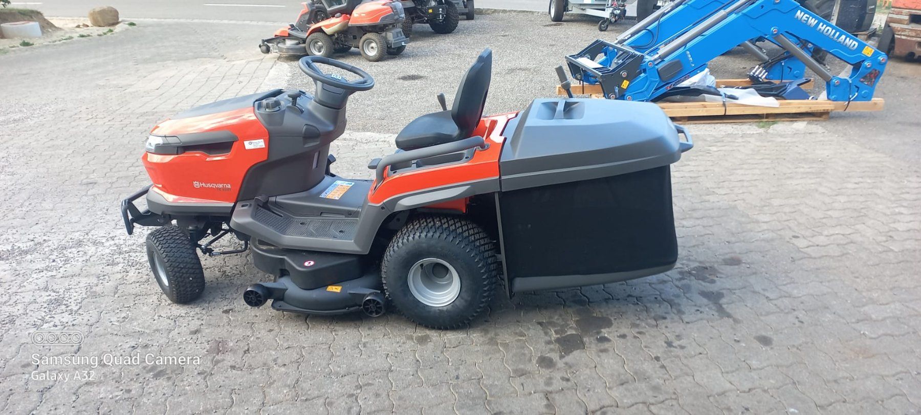 Husqvarna Tagliaerba: Traktor Rasentraktor Husqvarna – Usato da Buch b. Frauenfeld venduto da Girsberg