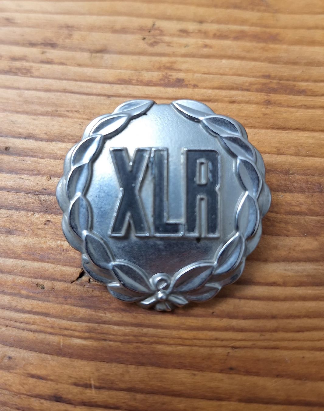 Ford Tutti pezzi di ricambio auto: Ford Capri Mk1 XLR Emblem – Usato da Triesen venduto da BLACKSHEEP75 1