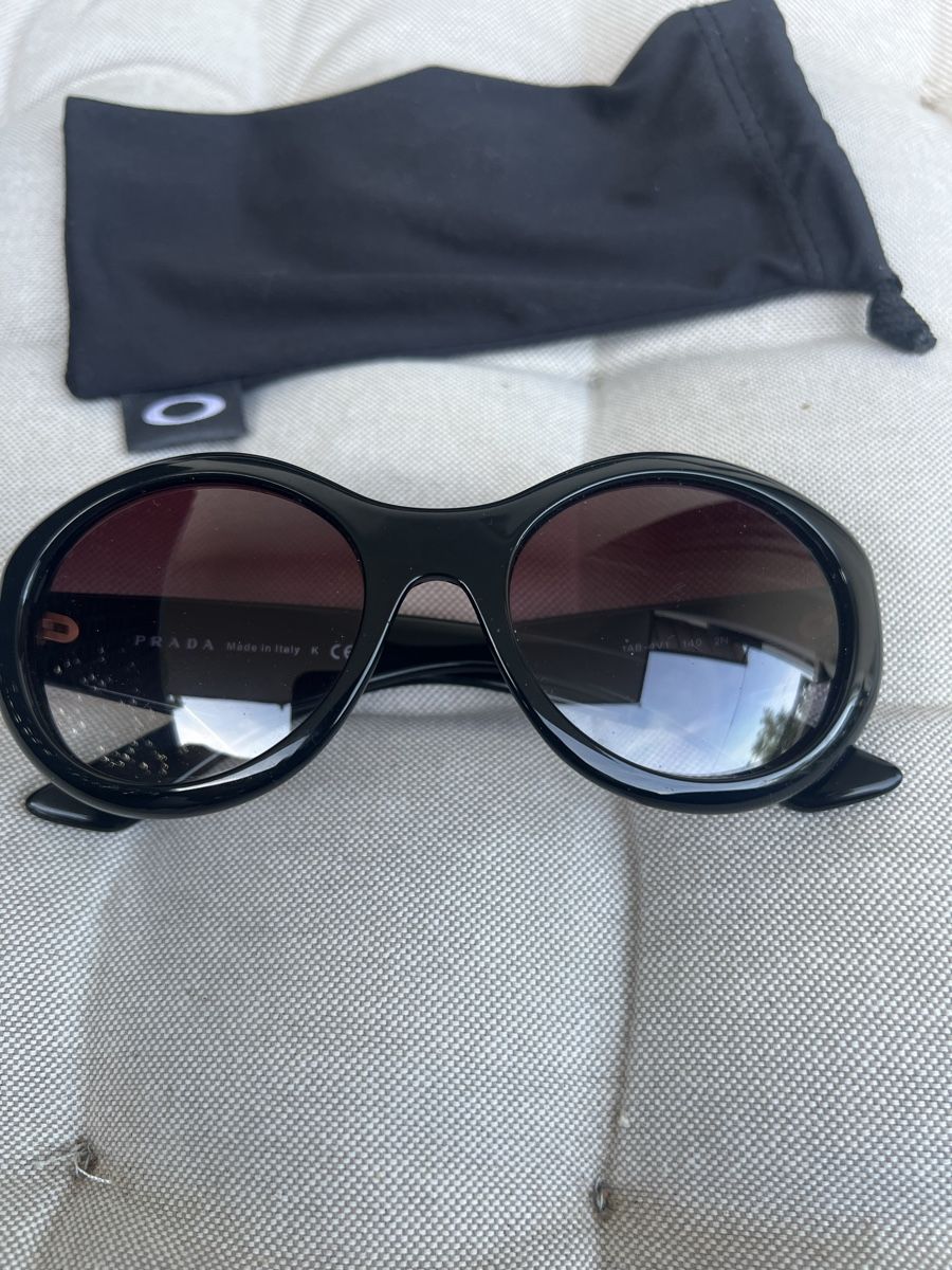 Prada Occhiali & Lenti: Prada SPR 30P Damensonnenbrille – Usato da Zürich venduto da Walllstreet 7