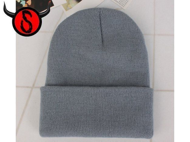 Copricapi, berretti & cappellini: Mütze / Beanie - Grau – Nuovo e nell'imballaggio originale da Buchs SG venduto da Skullep