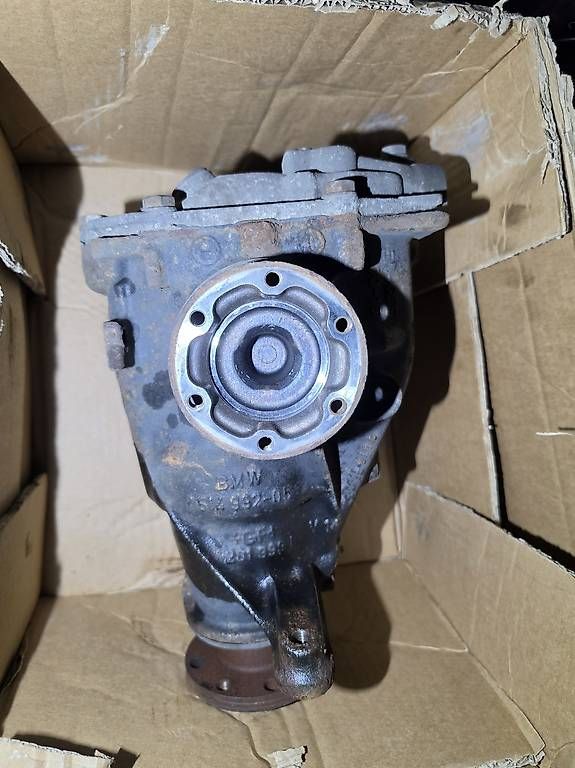 BMW Tutti pezzi di ricambio auto: BMW E81 E87 E90 120i Differential 7524323 N43B20A 3,73 – Difettoso da St. Gallen venduto da Meziu 3