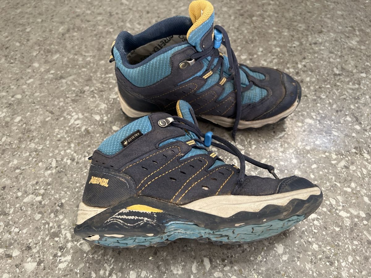 Scarpe per ragazzi: Schuh-Paket Junge Gr. 30/31 – Usato da Zuchwil venduto da Commander0 6