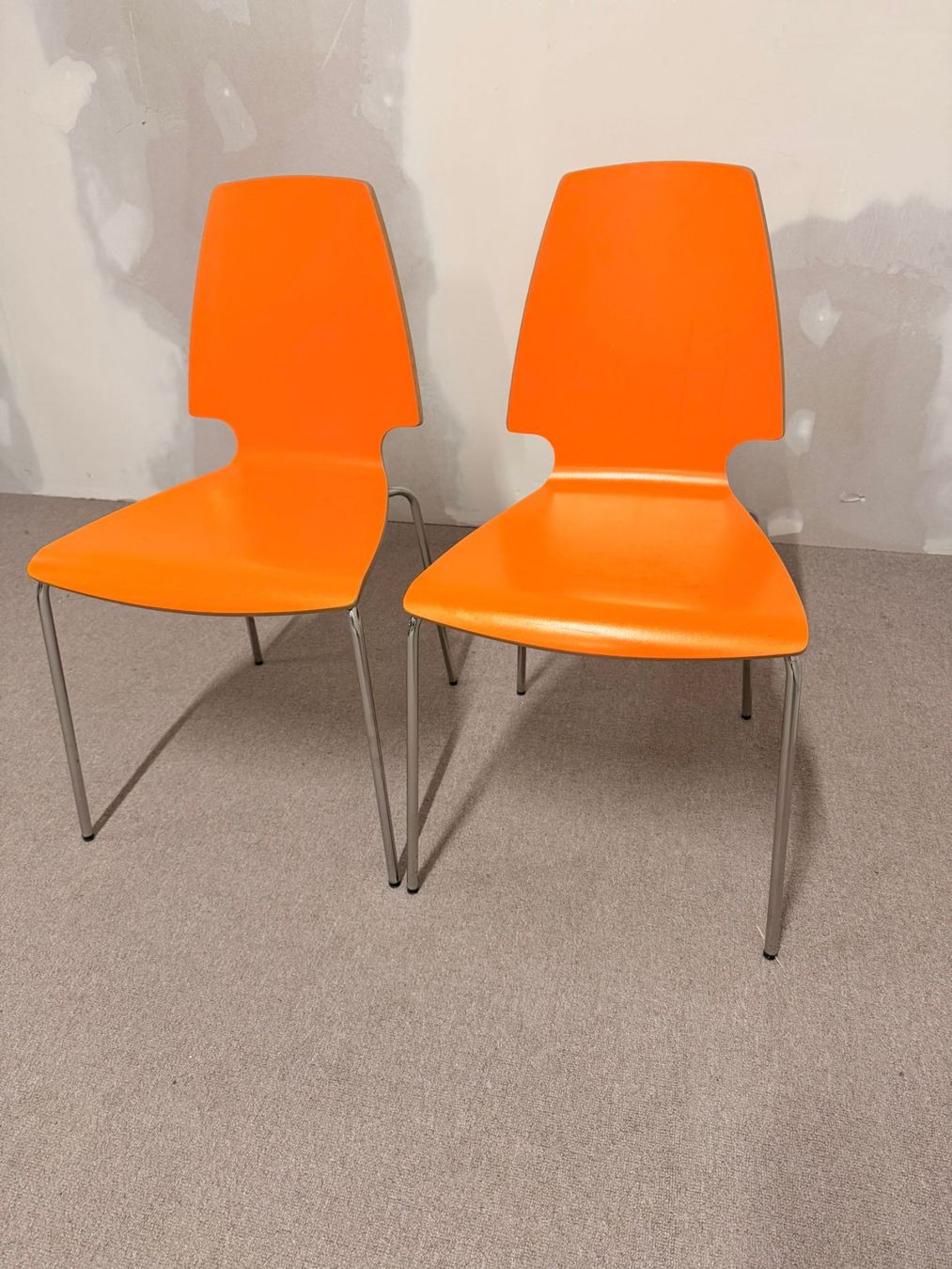 Stühle: 2x Ikea Vilmar Stuhl in orange, stapelbar – Gebraucht aus Rickenbach ZH von Der-Insider 6