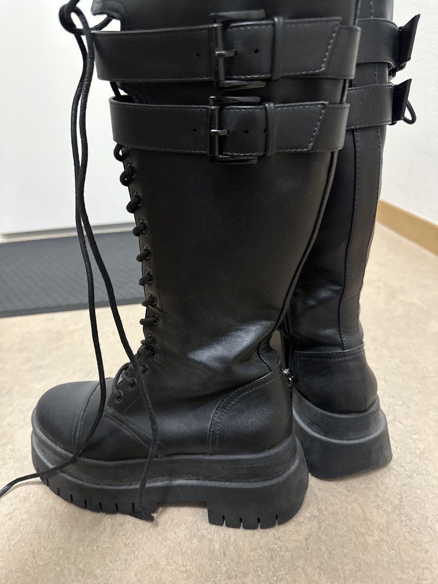 Scarpe da donna: Schwarze Schnürstiefel – Usato da Winterthur venduto da Can.sel37 2
