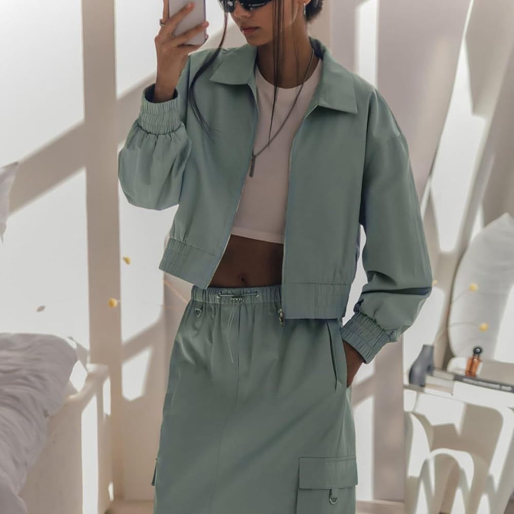 Lotti di vestiti: Cropped cargo jacket with skirt – Nuovo (secondo la descrizione) da Zürich venduto da olg_m6st 2
