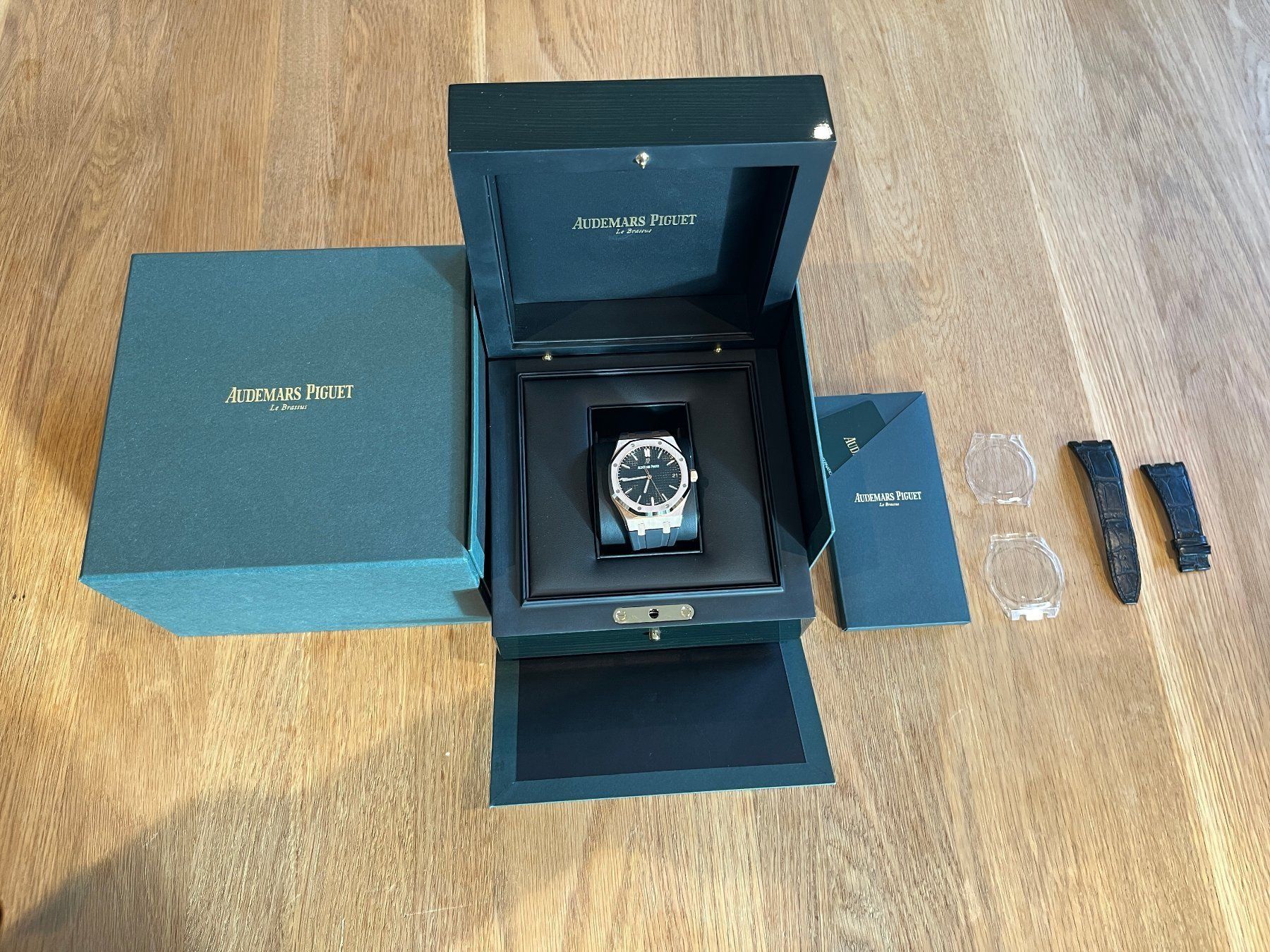 Audemars Piguet Orologi: Audemars Piguet Royal Oak Rosé - 15500OR – Nuovo (secondo la descrizione) da Muttenz venduto da wersuchtderfindet_