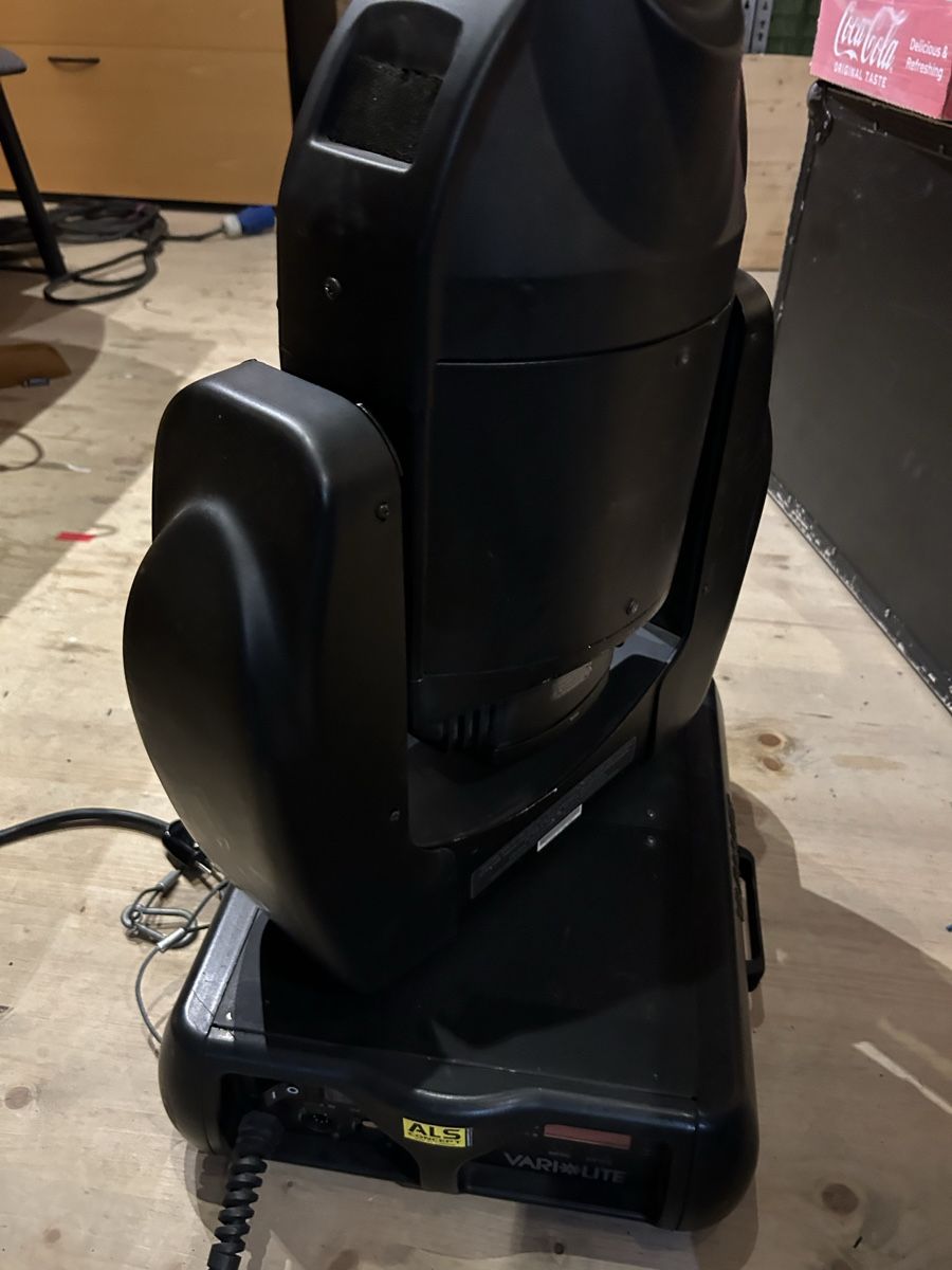 Strumenti musicali: Varilite  lot de 17 moving head  Vl2000 – Difettoso da Vérossaz venduto da the_6cq8 5