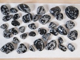 Schneeflockenobsidian Heilsteine
