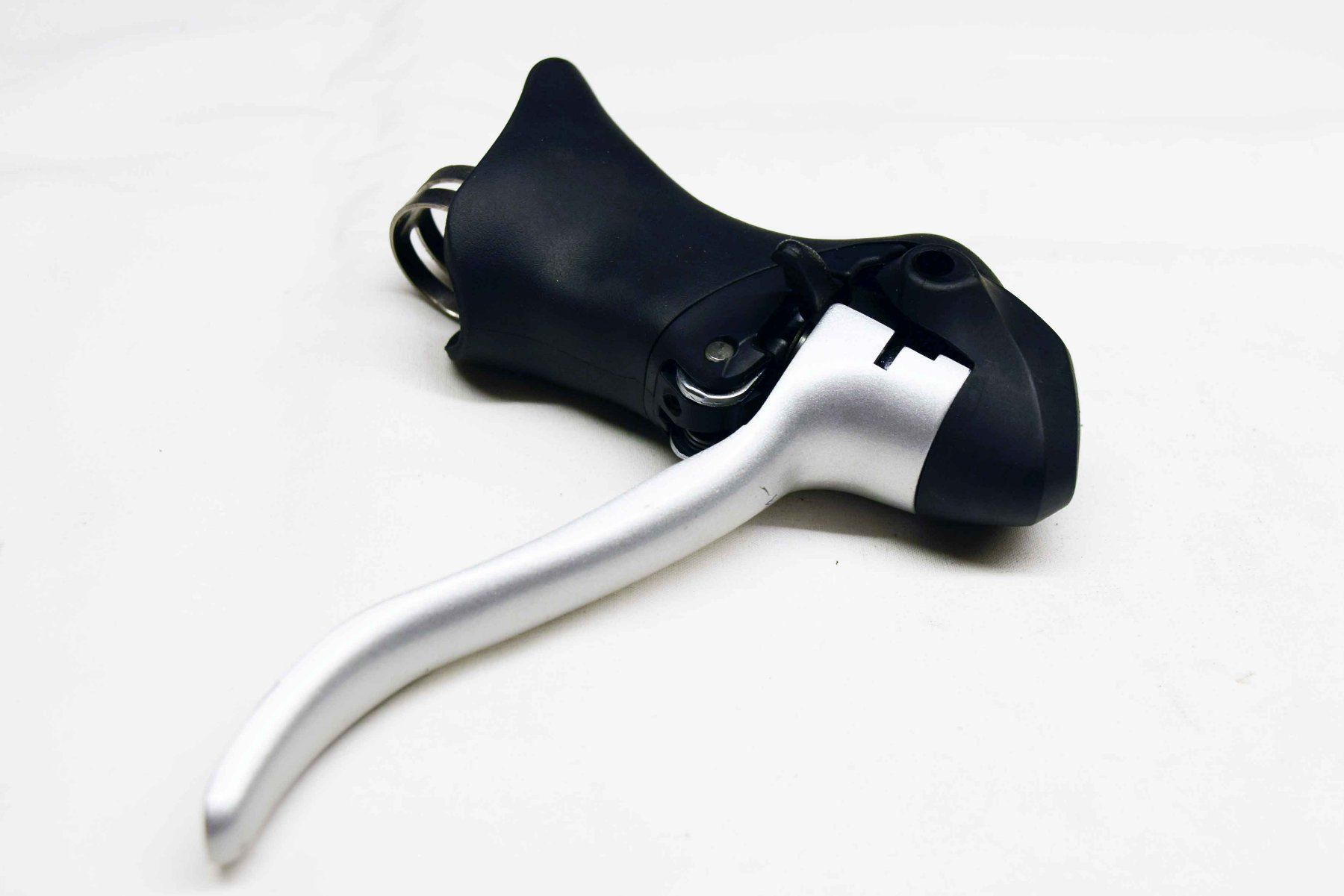 Shimano Pezzi di ricambio: Shimano STI 2/3fach ST-2300 LINKS – Usato da Luzern venduto da Cytwombly
