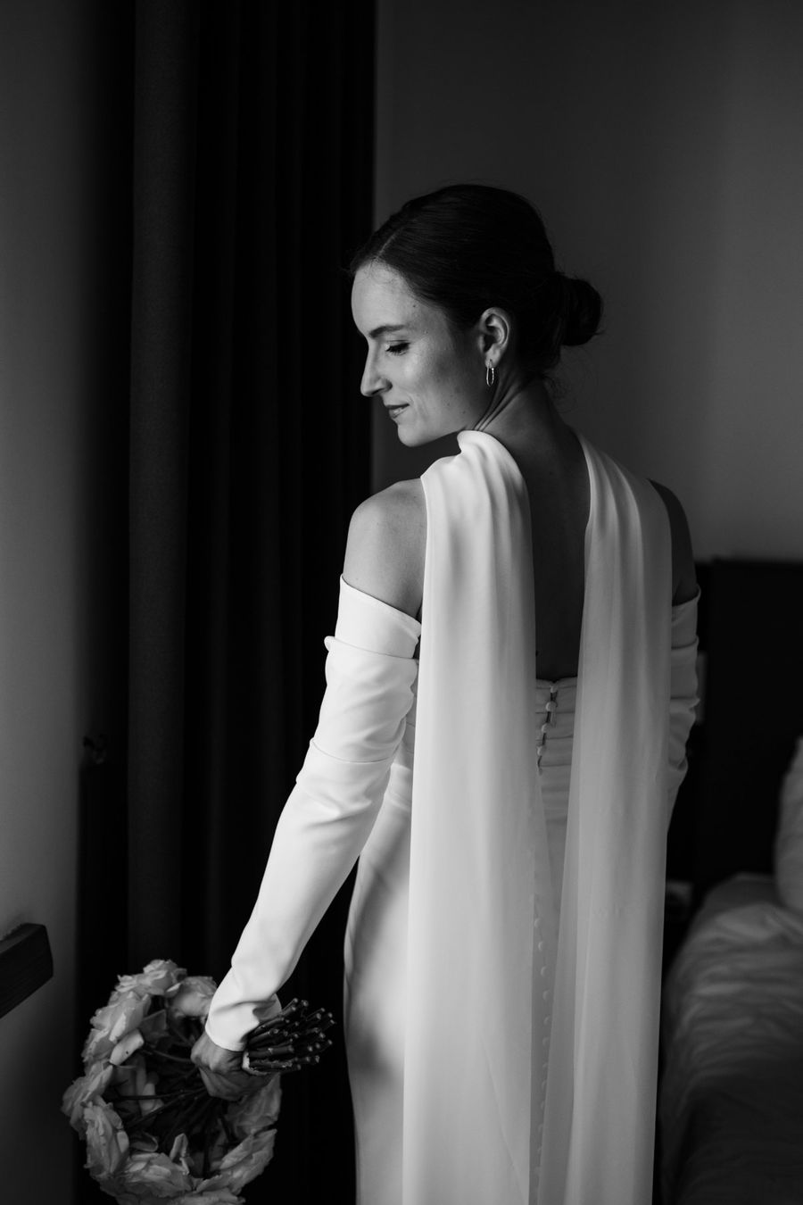 Robes: Secondhand Brautkleid Made with love "Winter", Grösse 32-34 – D'occasion à Brunnen par Herzig-Brautmode 2