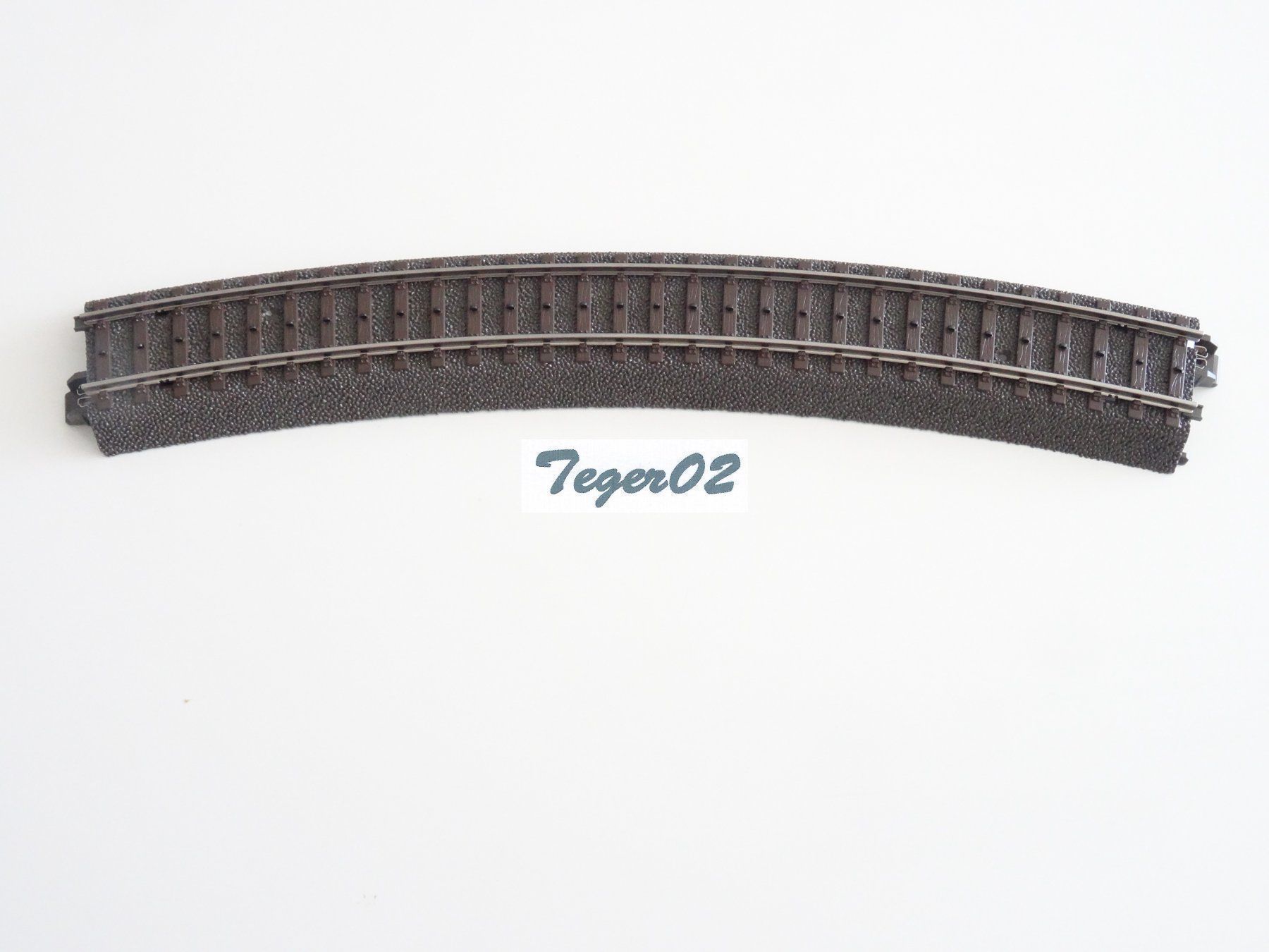 Märklin Modellini di ferrovie: Märklin H0 24430 C-Gleis gebogen – Usato da Hochdorf venduto da Teger02