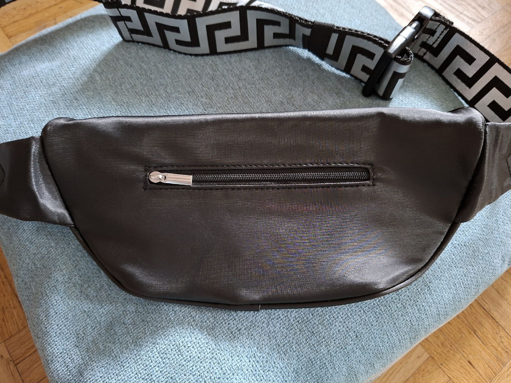 Versace Sacs femmes: Sac banane Versace – Neuf avec emballage d'origine à Gumefens par izalala 4